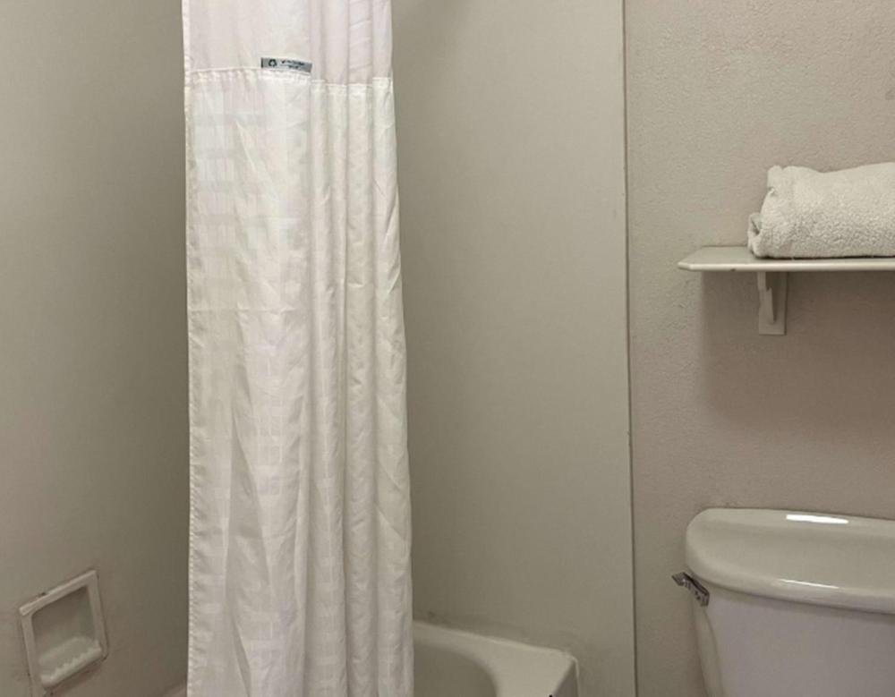 Deluxe Queen Room with Two Queen Beds - Non-Smoking interior